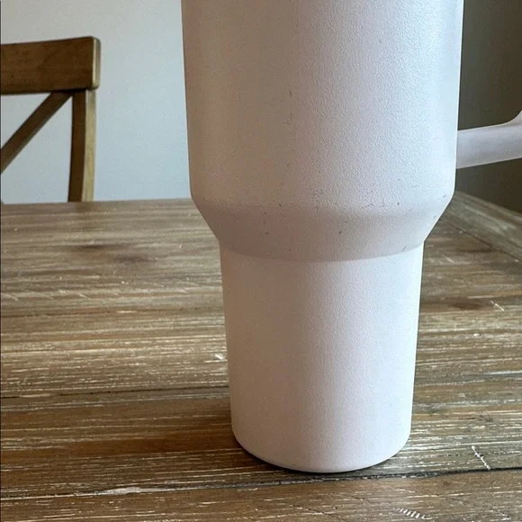 40 oz Stanley Tumbler - Picture 4 of 8